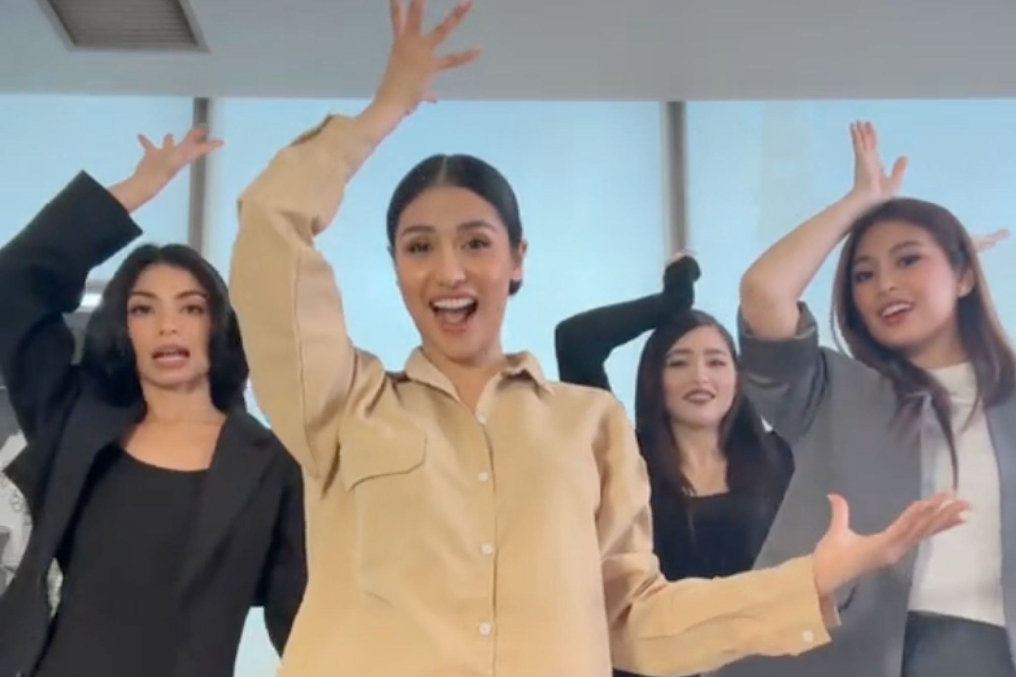 'Encantadia' 2016 Sang'gres dance to 'Hot Maria Clara'