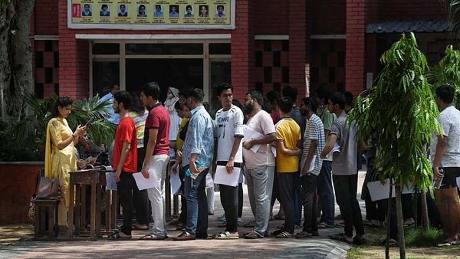 SSC CGL 2025: Deadline today for 14582 vacancies, here's how to apply at ssc.gov.in