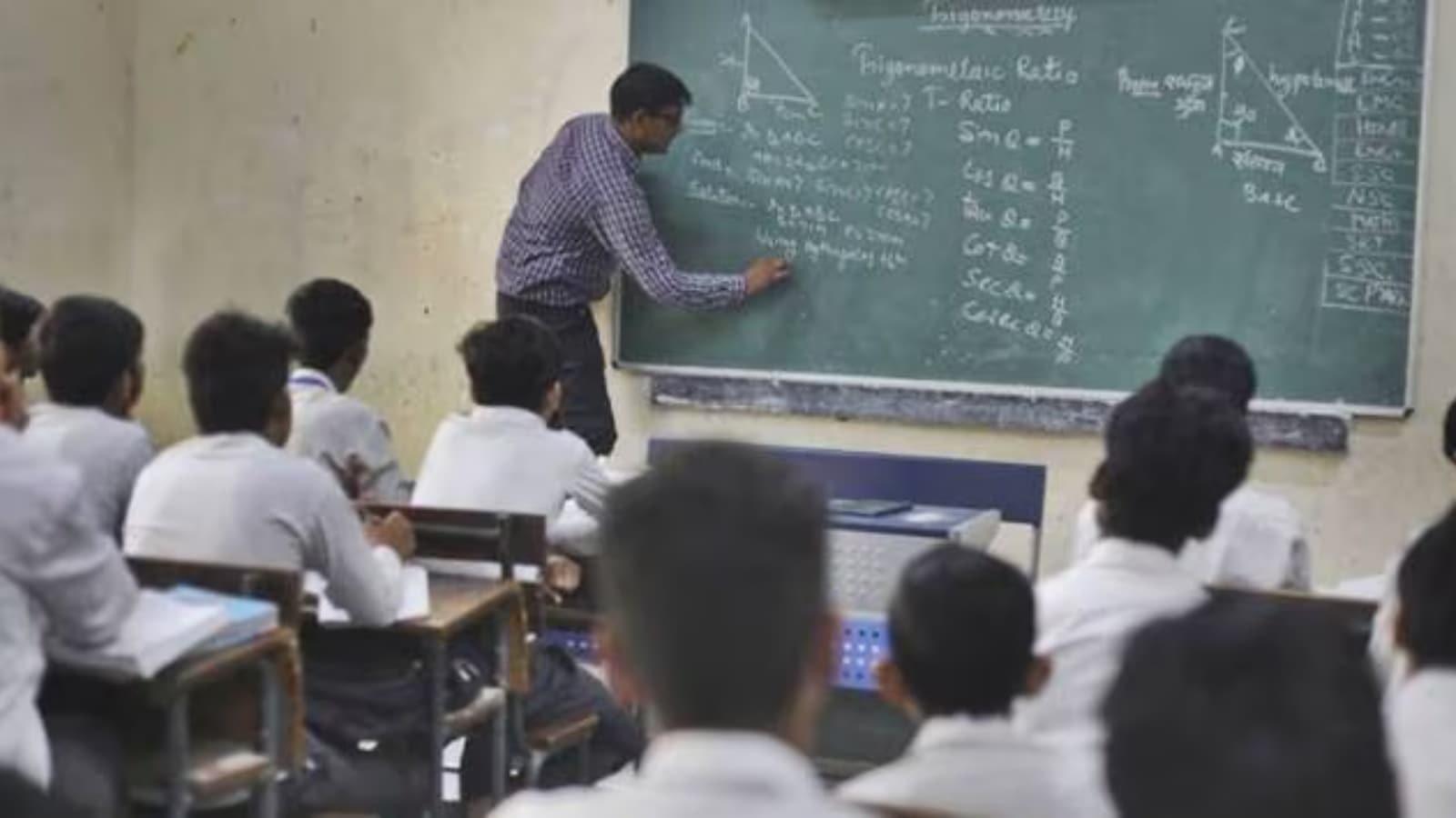 Man alleges Pune's Vidya Valley School refused admission to son in Class 9 under RTE; school says fee not paid