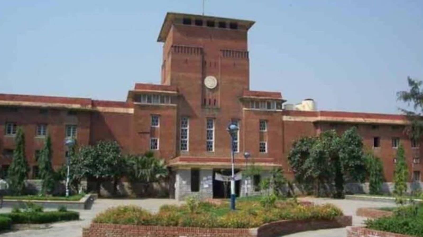 St Stephen's College, schools receive bomb threats in Delhi, search operations begin