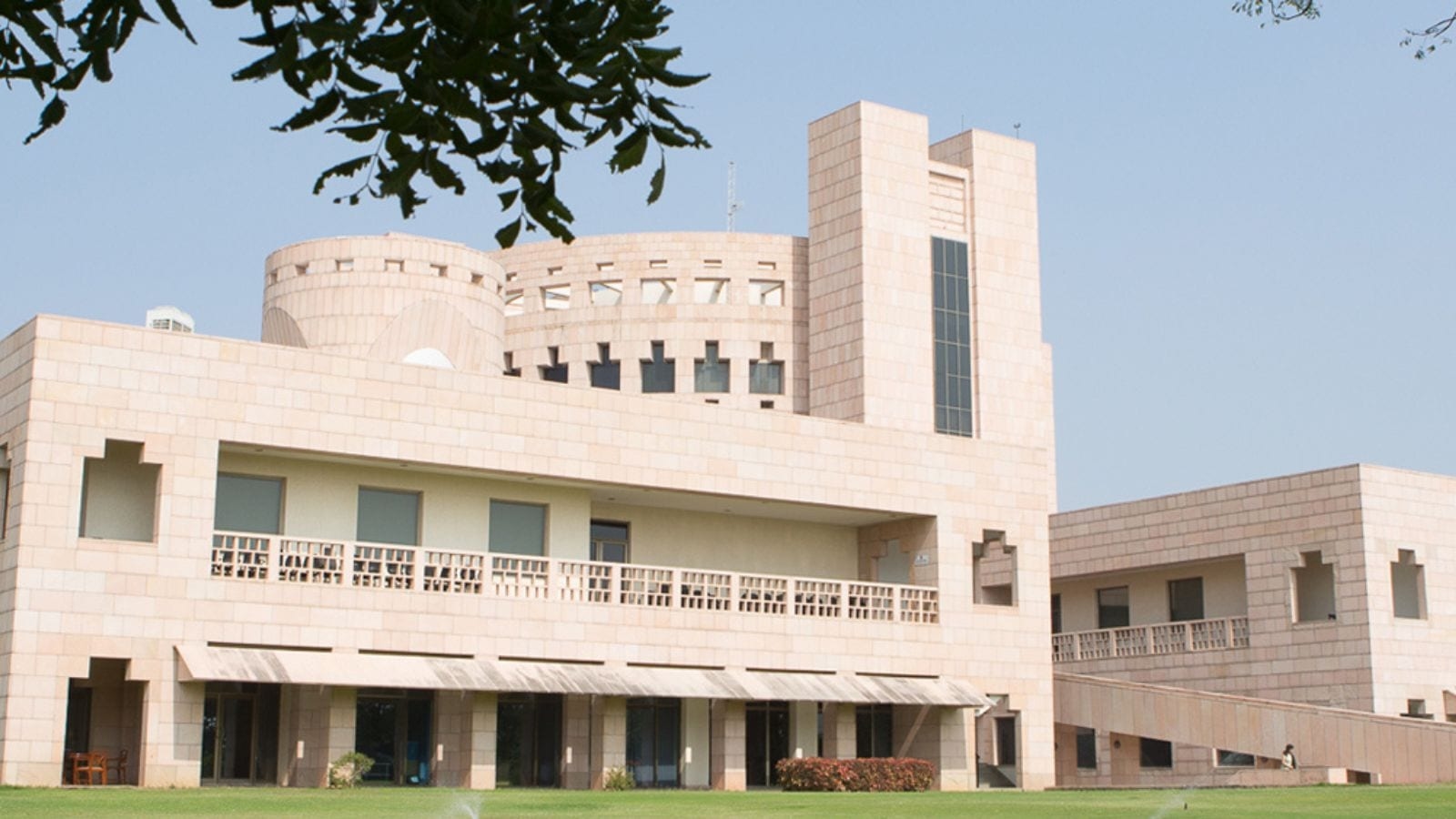 ‘50% women, more students with experience,': ISB welcomes inaugural PGP 2025-2027 batch