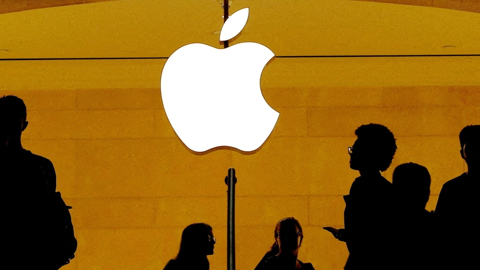 Apple plans on using AI to design its chips, senior VP Johny Srouji says