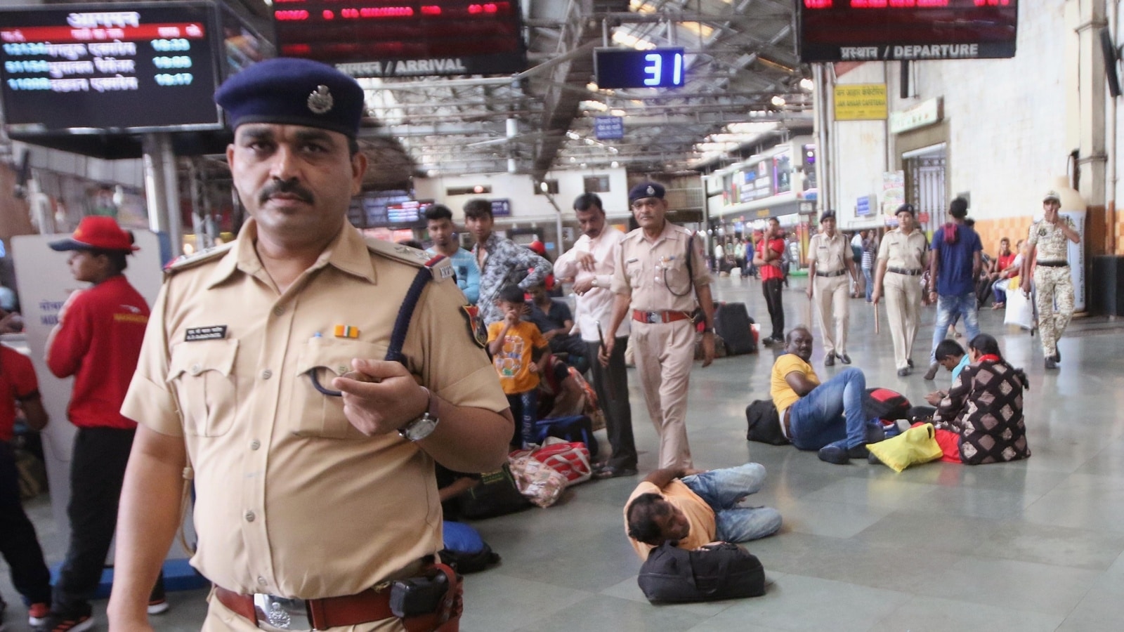 Delhi: Gang busted for stealing luggage at stations — using lookalike black and blue bags