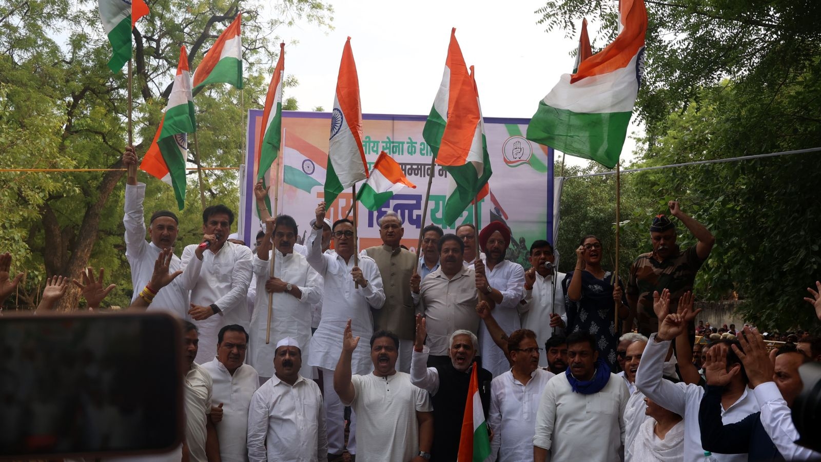 Congress takes out Jai Hind Yatra in solidarity with armed forces