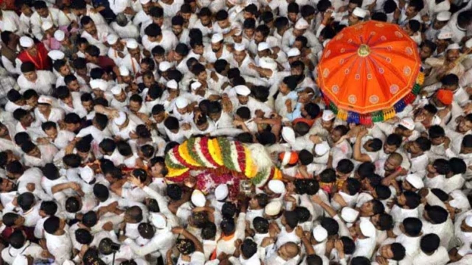 Five lakh devotees to accompany Sant Dnyaneshwar palkhi to Pandharpur amid rain concerns