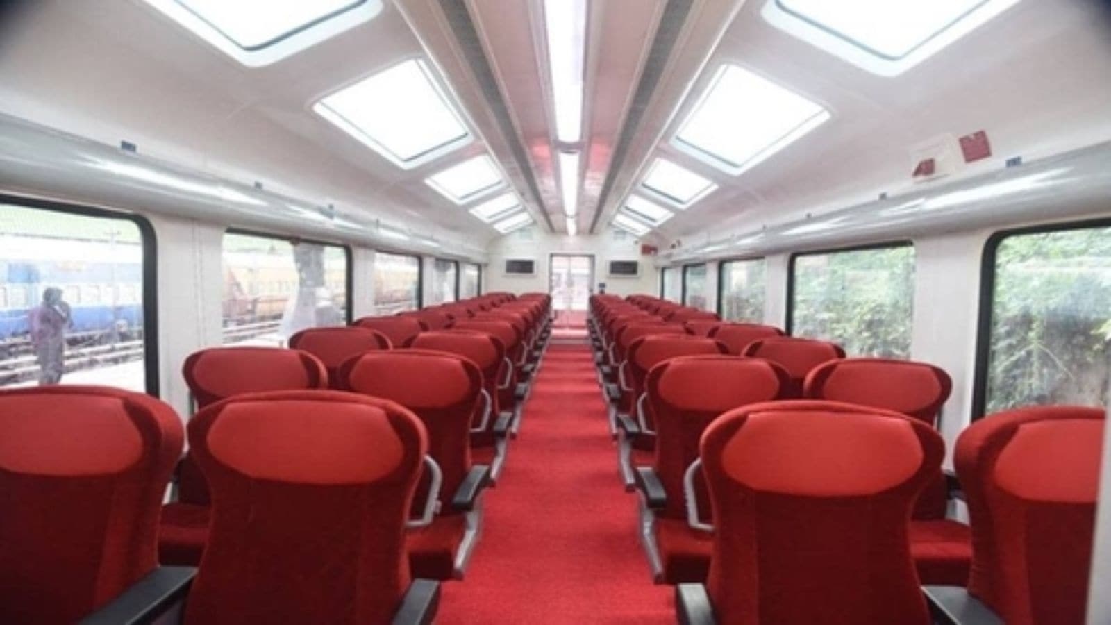 To boost tourism, govt launches country's 1st Vistadome jungle safari train