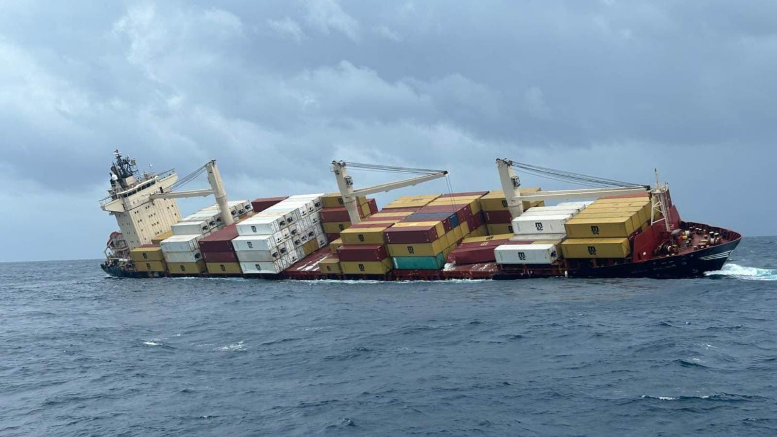 After cargo ship mishap, small patches of oil slick reported along Alappuzha coast