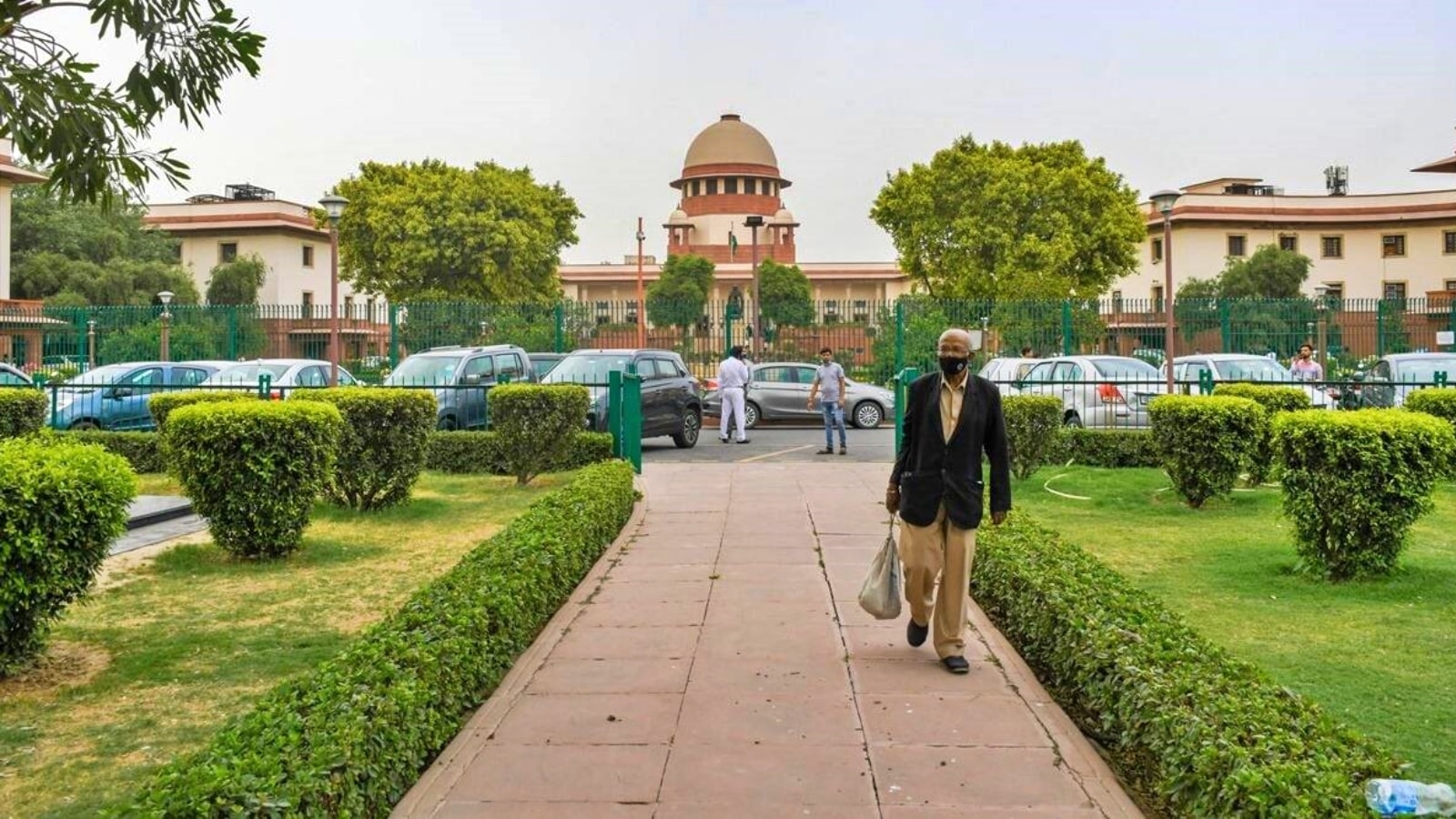Maratha quota: SC tells HC Chief Justice to form new bench to hear pleas swiftly