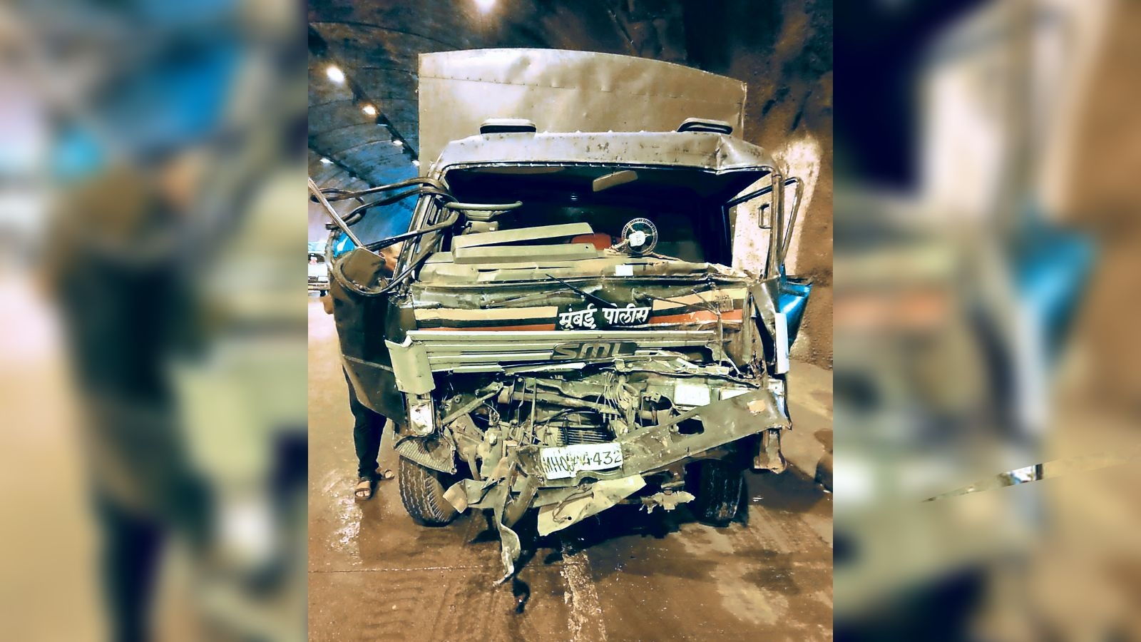 19 cops among 31 injured in 19-vehicle pile-up inside tunnel on expressway