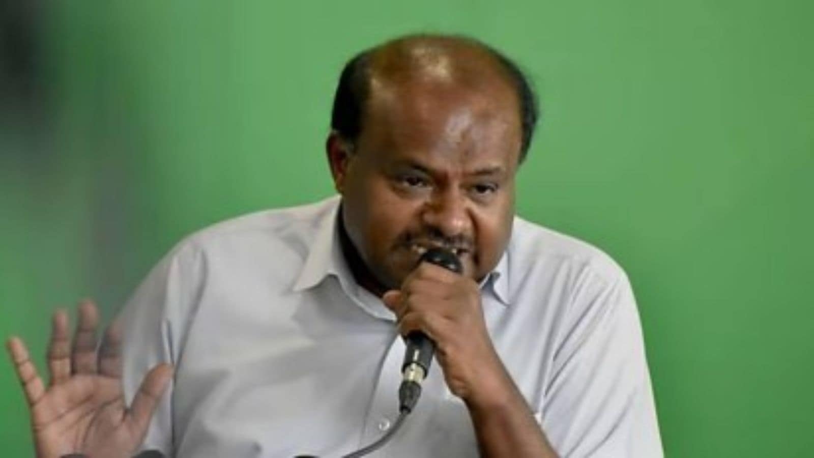 ‘Who stopped you from implementing the caste census report?': H D Kumaraswamy asks Karnataka CM Siddaramaiah