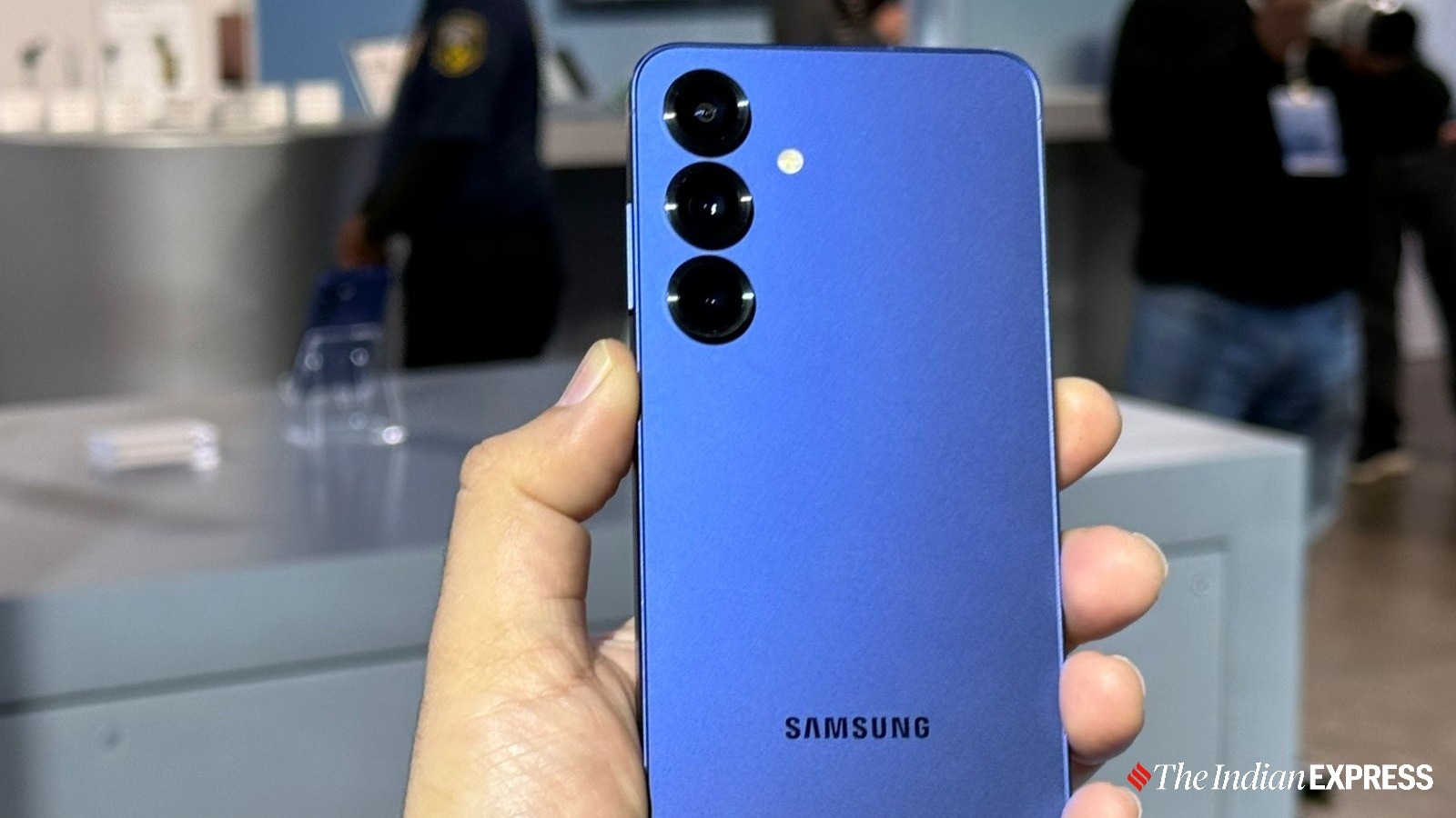 Vijay Sales announces Open Box sale: See massive discounts on Galaxy S25 Plus, iPhones, iPads, and more