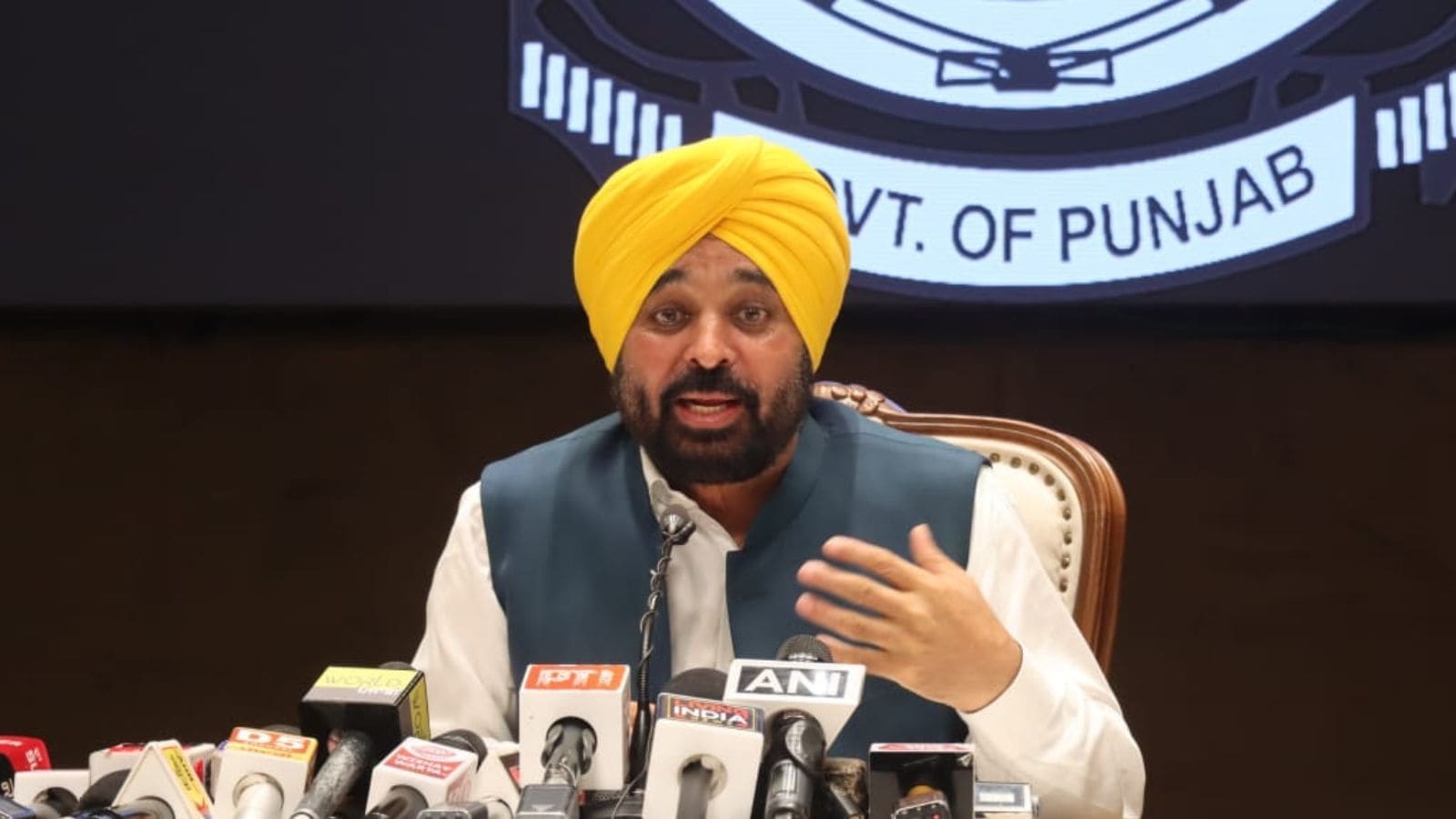 ‘Gangland', ‘jungle raj': Opp parties slam AAP govt, demand  CM's resignation