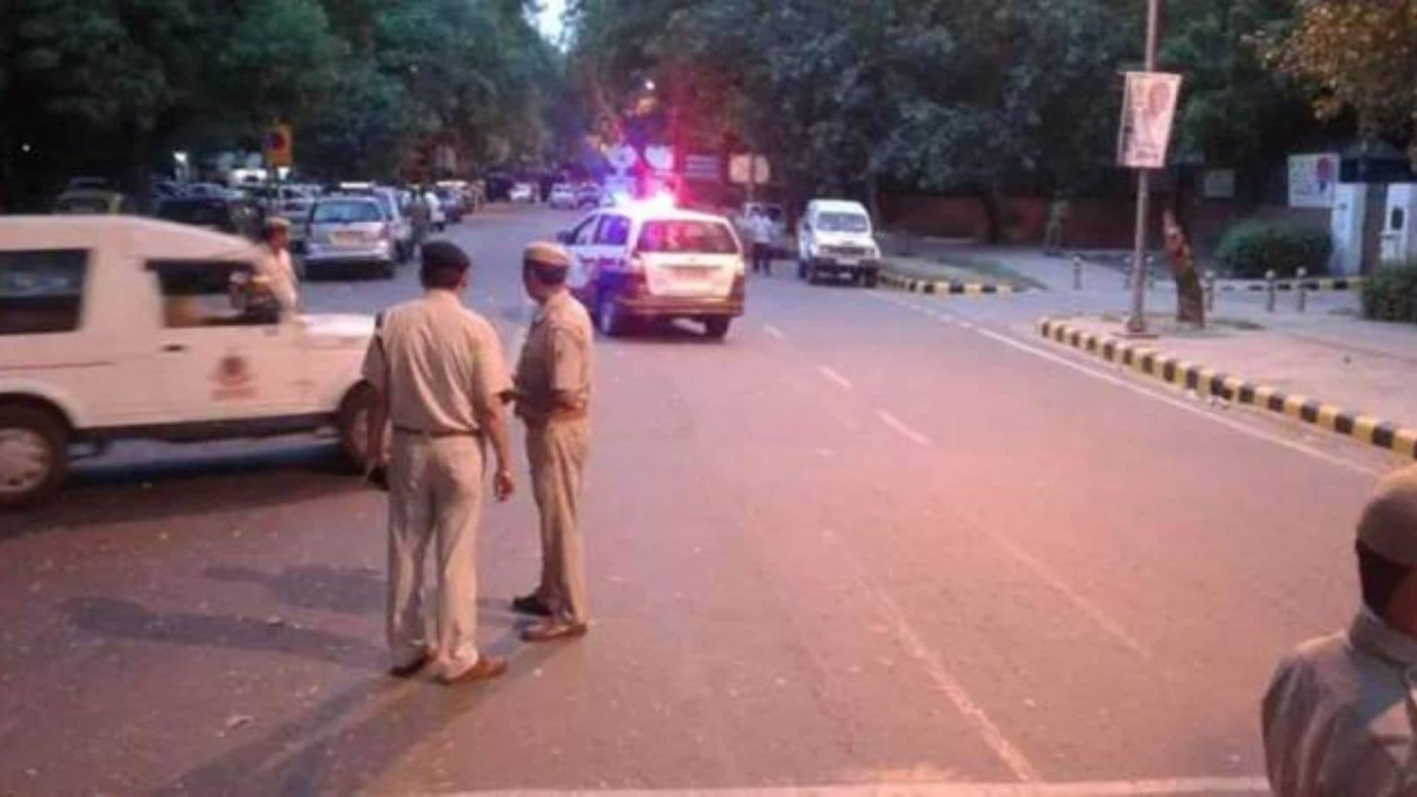 Delhi: Three men loot cold drink godown in Tri Nagar, flee with Rs 2.5 to 3 lakh