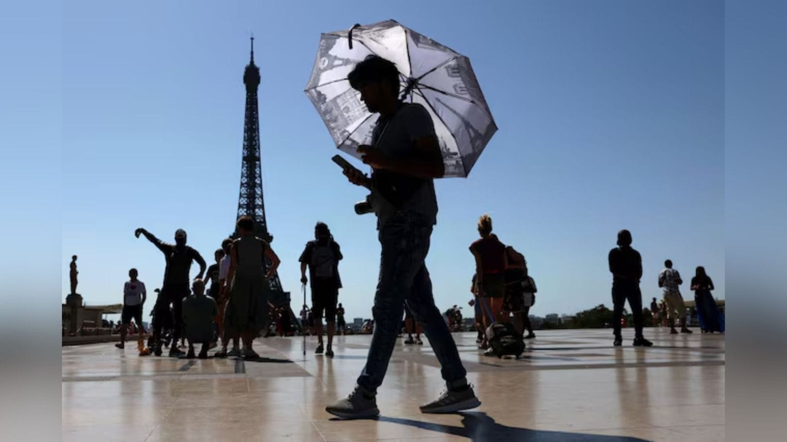 France's heatwave politics: Far-right leader Le Pen proposes massive AC plan ahead of 2027 election