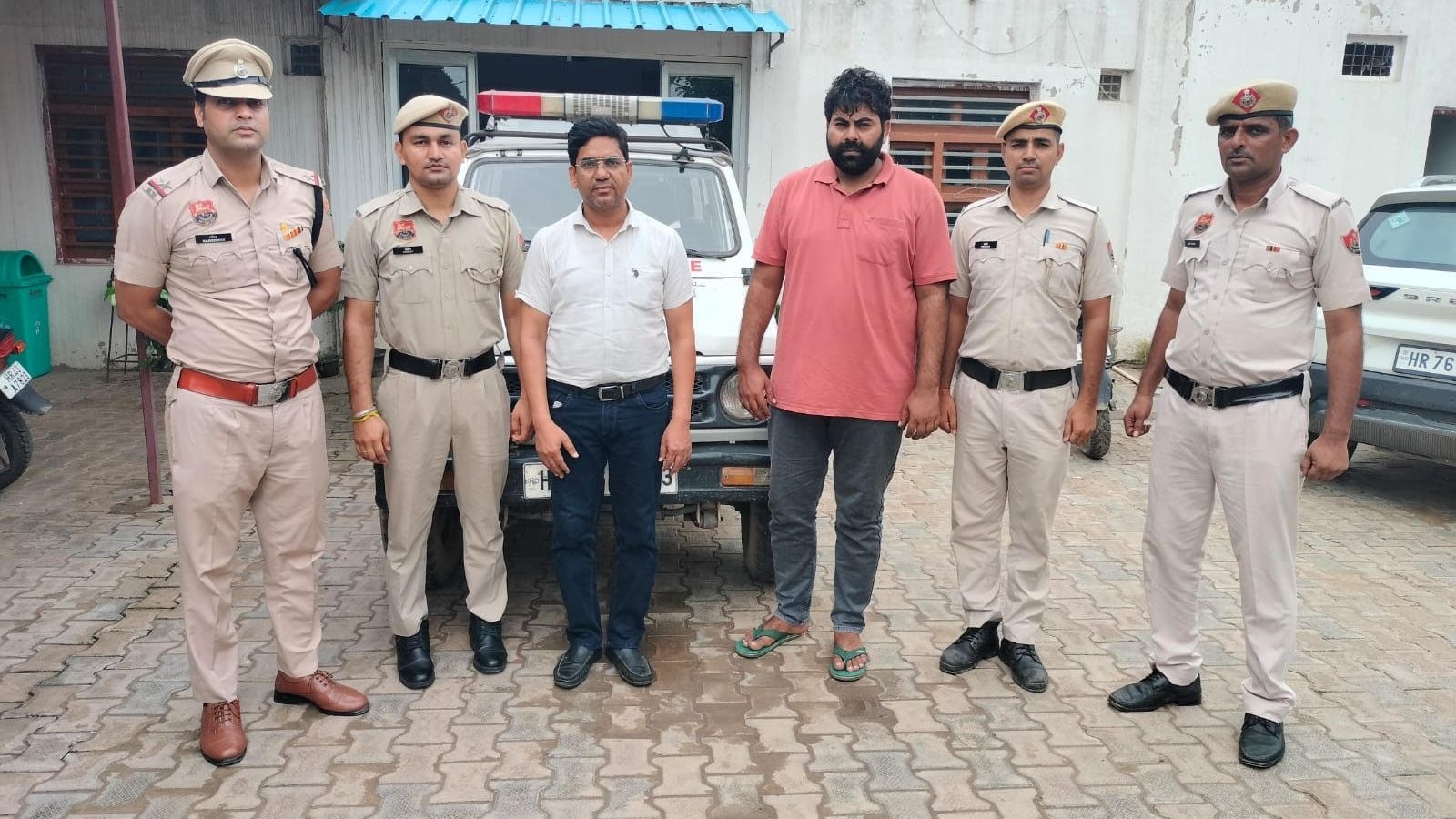 Gurgaon police arrest 2 ‘agents' for demanding commission to get govt aid