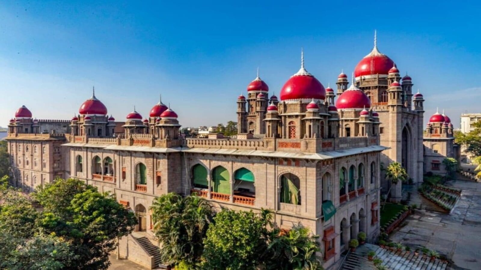 Telangana High Court tells KNRUHS to consider 32 students as ‘local' candidates in interim order