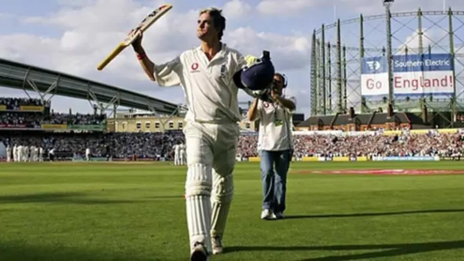 When Kevin Pietersen ‘flirted' with UK prime minister's wife and did any England player urinate at PM's garden after 2005 Ashes triumph?