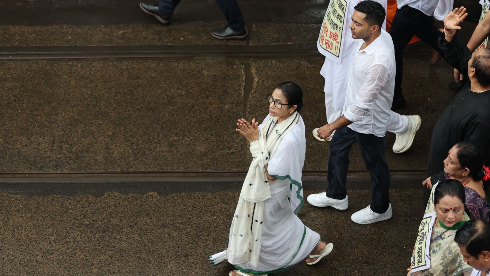 ‘Centre issued secret order to detain Bangladeshis in BJP-ruled states': Mamata's big claim during march to protest ‘anti-Bengali' sentiments