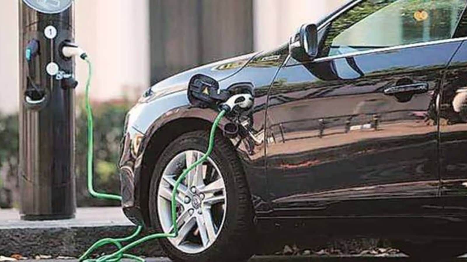 Karnataka withdraws permit exemption for electric, methanol, ethanol vehicles; free passes to be issued for continued ops