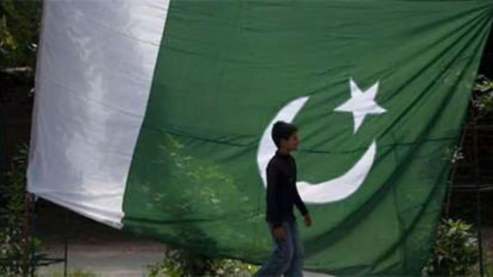 Pakistan arrests suspect after viral video of couple shot dead in the name of `honour`