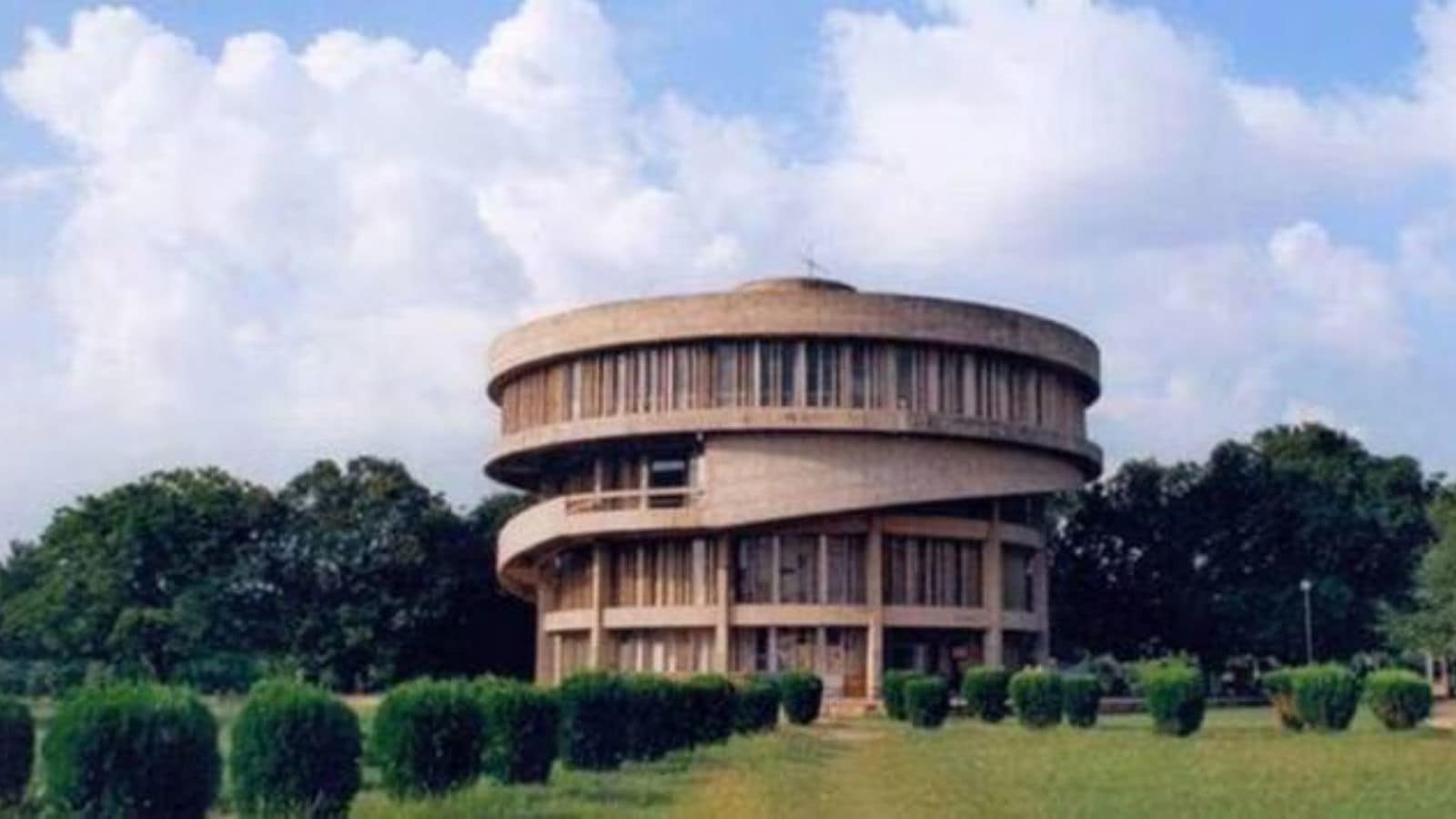 Panjab University invites online applications for admission to MDS