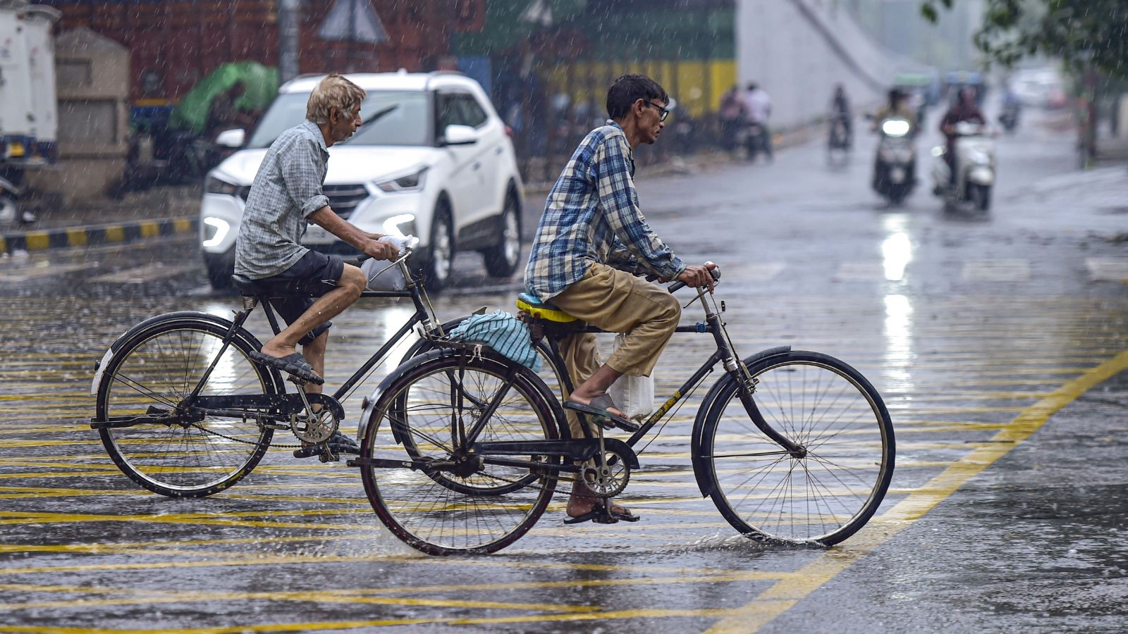 India weather today: IMD issues flash-flood warning in Himachal, heavy rain likely in several states