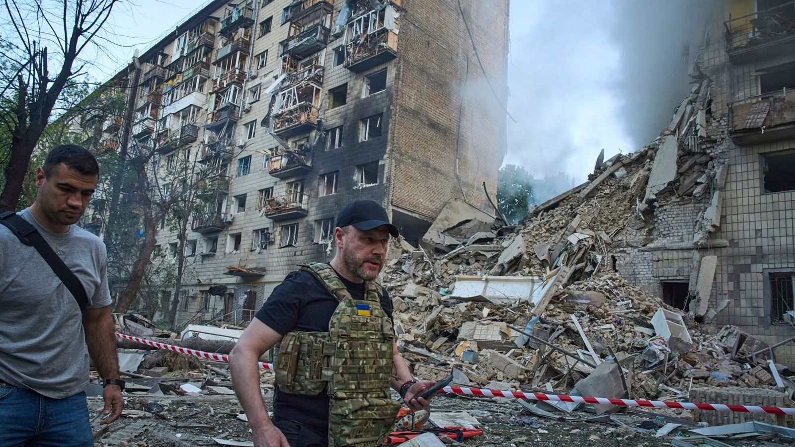 Russia hits Ukrainian capital Kyiv in missile, drone attack, killing 6 people and wounding 52