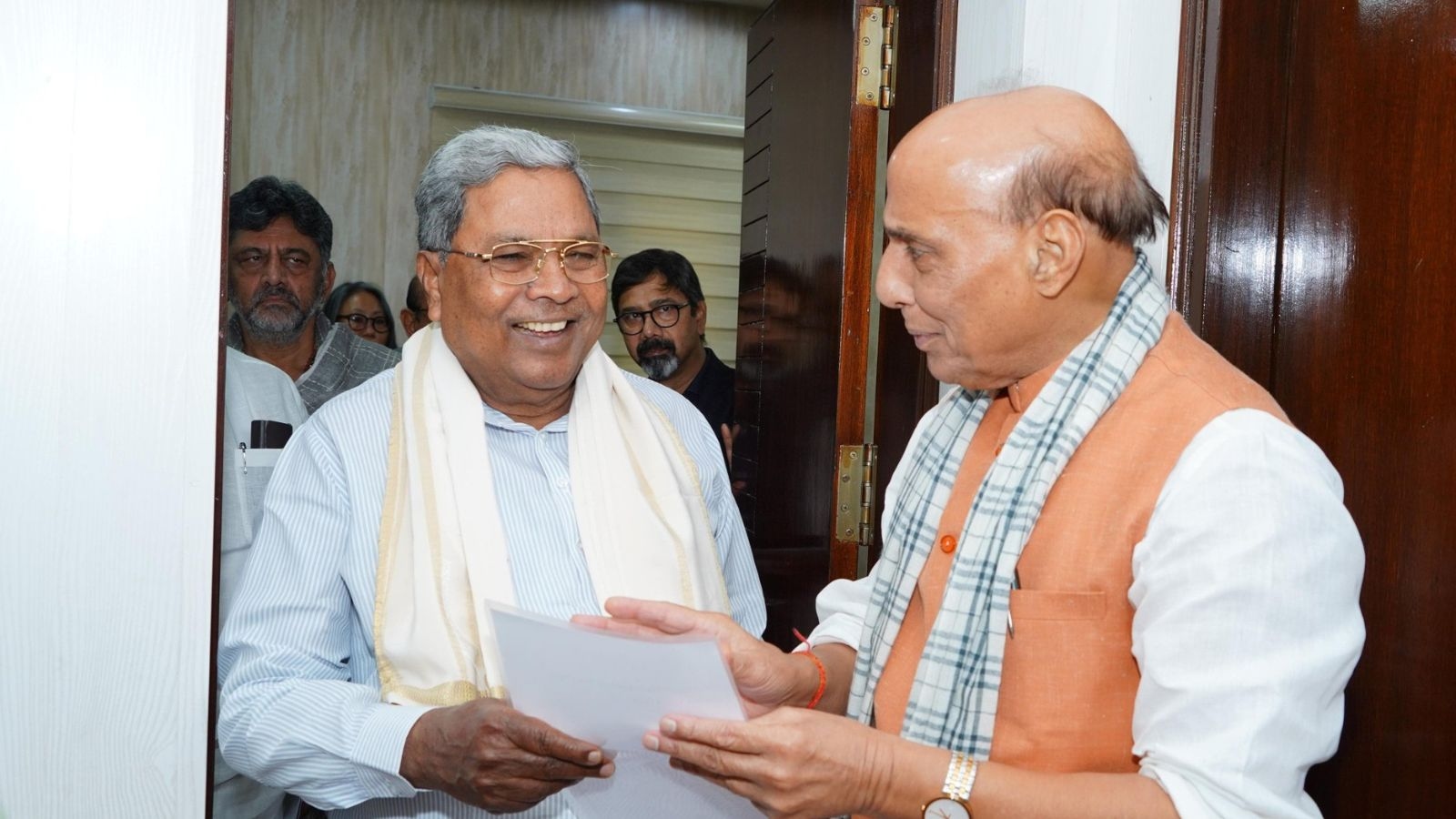 Karnataka seeks defence land for Bengaluru tunnel road and metro as Siddaramaiah meets Rajnath Singh