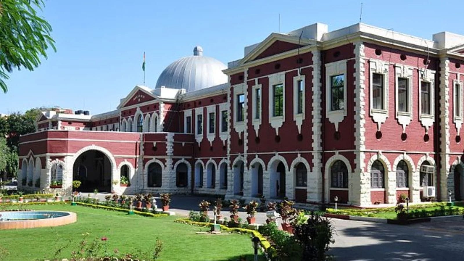 One judge upholds death sentence, other acquits: Split ruling in Jharkhand HC on Maoist ambush that killed 6 cops