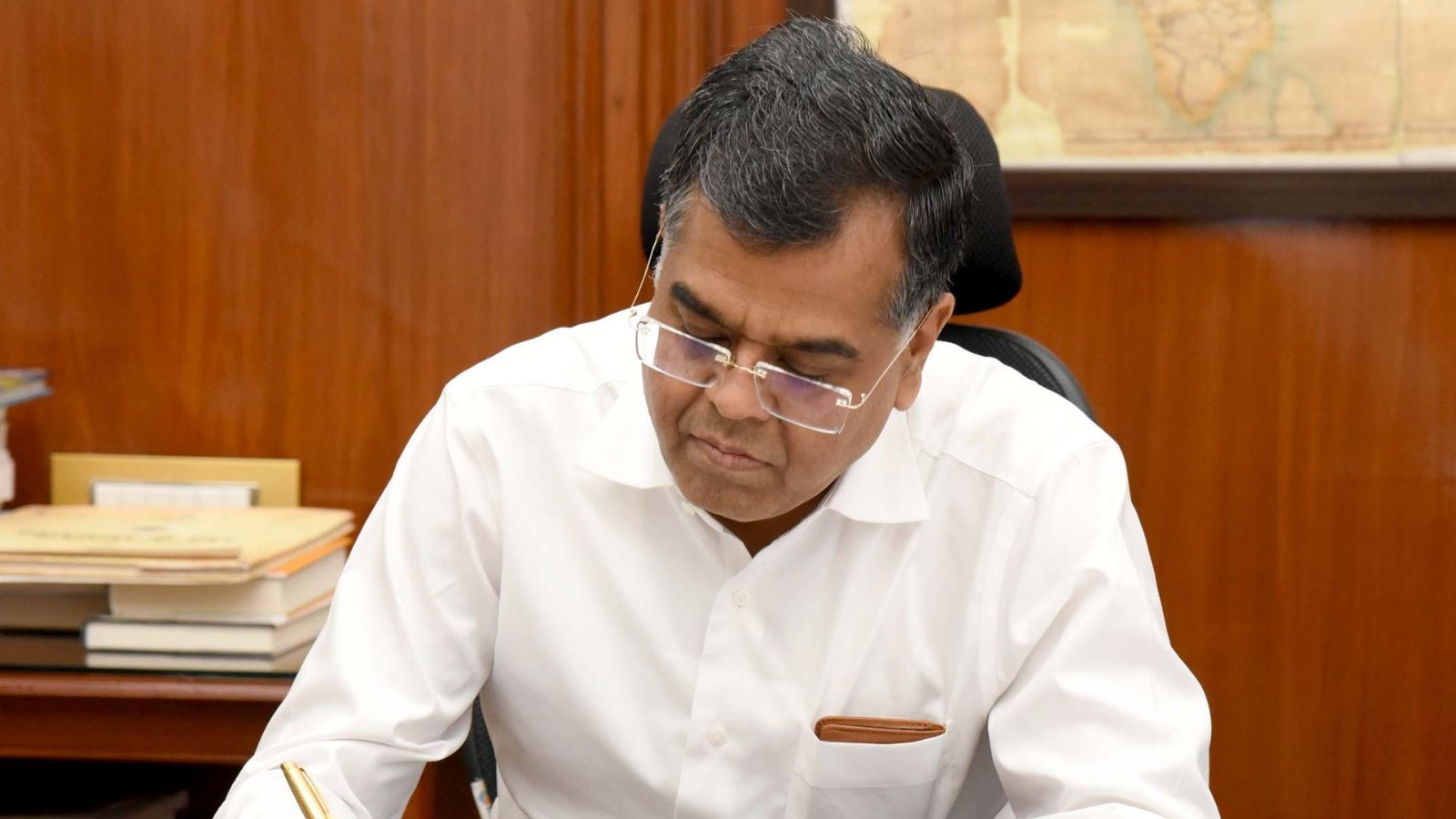 Secretaries, senior officials must meet people not associated with govt: Cabinet Secretary T V Somanathan