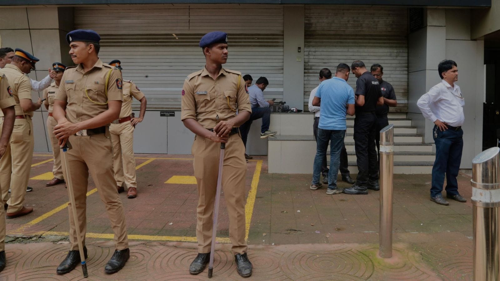5 arrested after MNS activists vandalise Sushil Kedia's Mumbai office over remarks on Marathi; investment analyst apologises