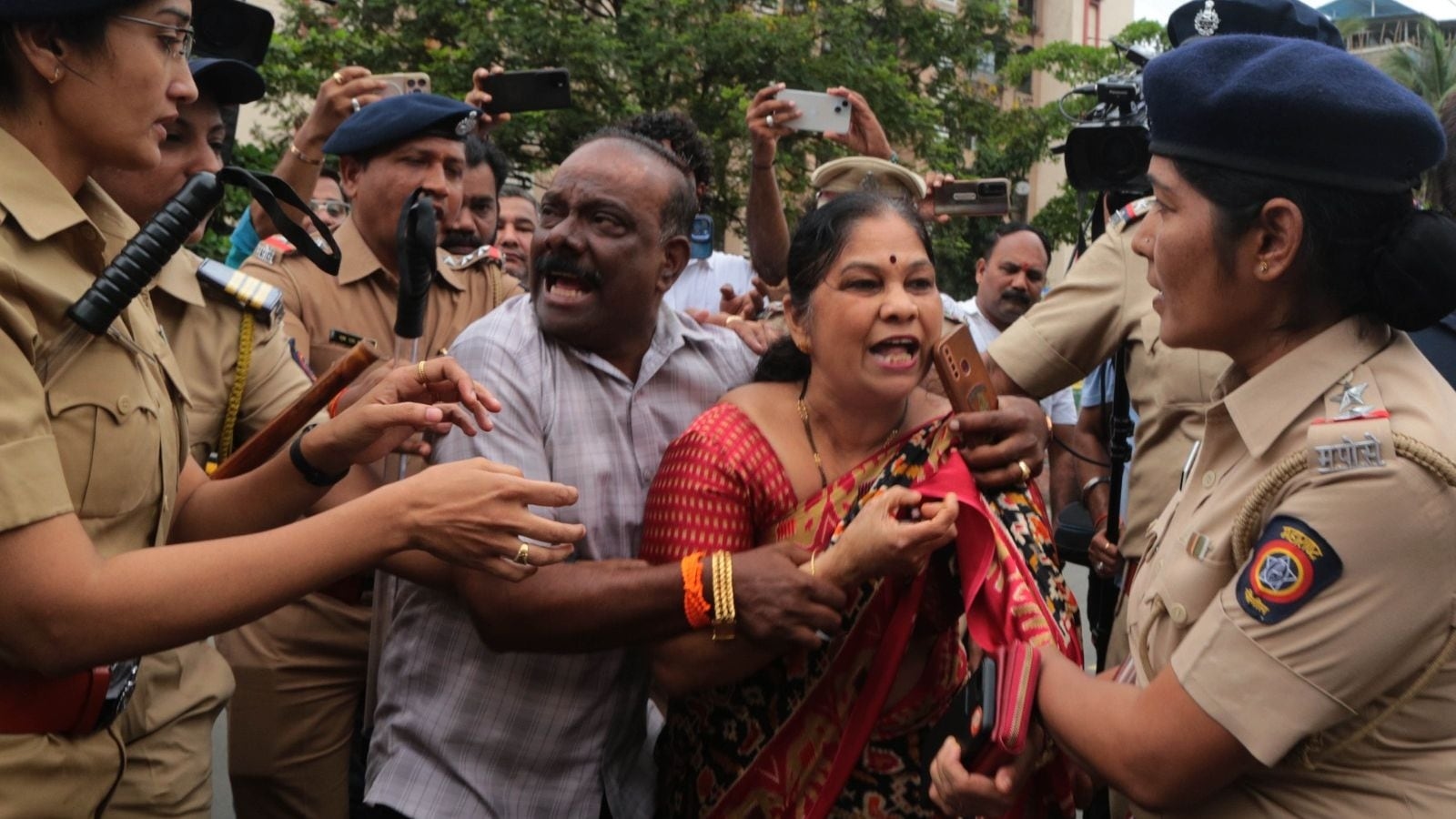 Marathi row: as assault on shopkeeper snowballs into major issue, MNS-Sena (UBT) stage joint protest march in Thane