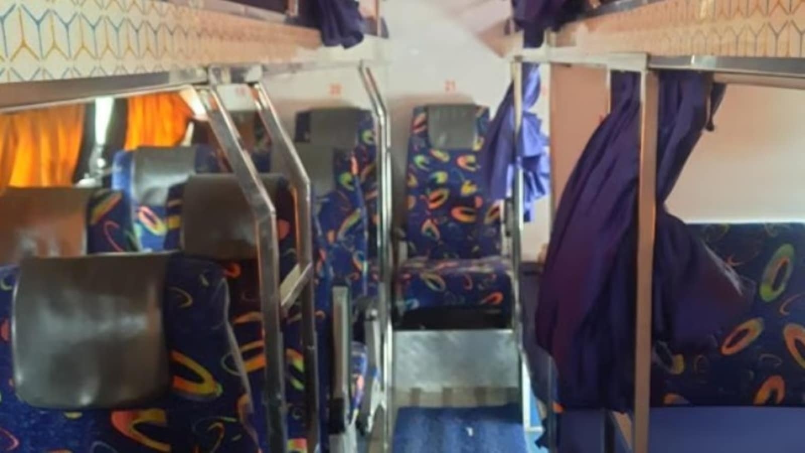 Woman gives birth on moving bus in Maharashtra, newborn dies after couple throws him out of window