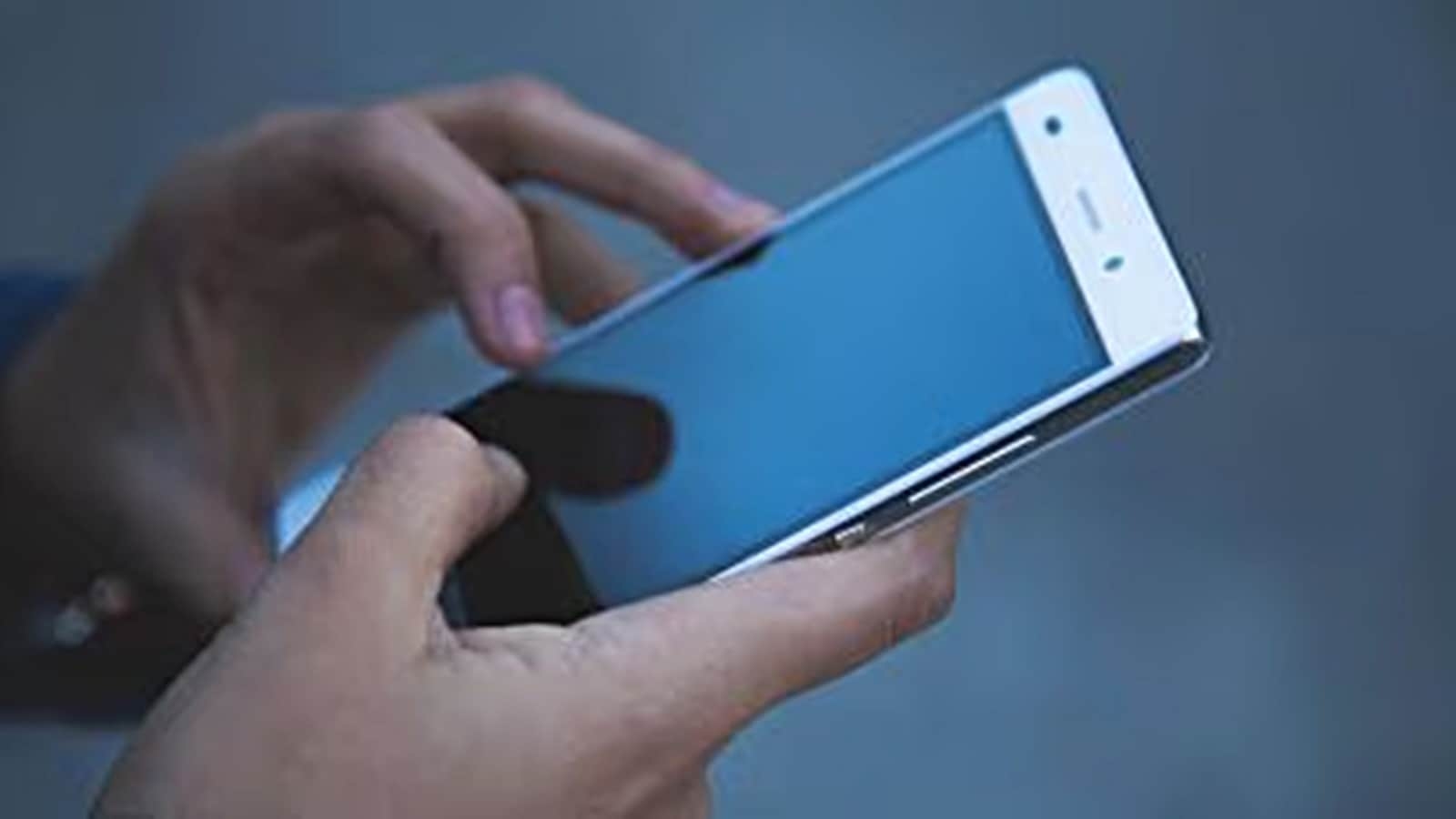Woman orchestrates snatching of husband's phone to extract intimate photos with boyfriend