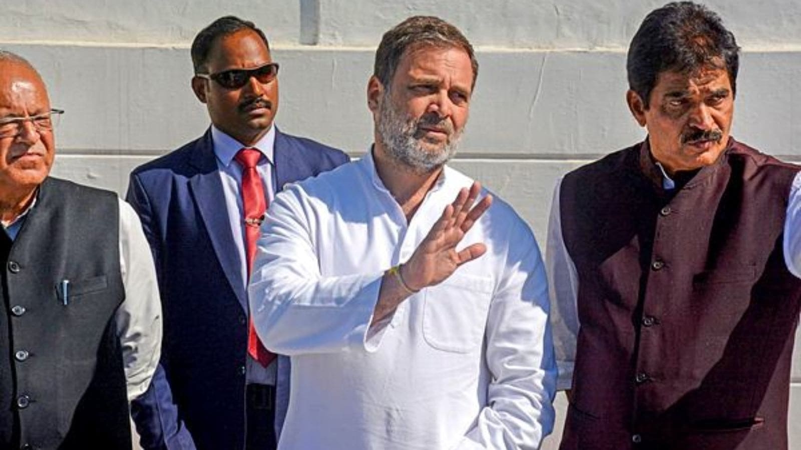 Bombay HC disposes of PIL seeking directive to Rahul Gandhi to stop ignoring Savarkar's contribution