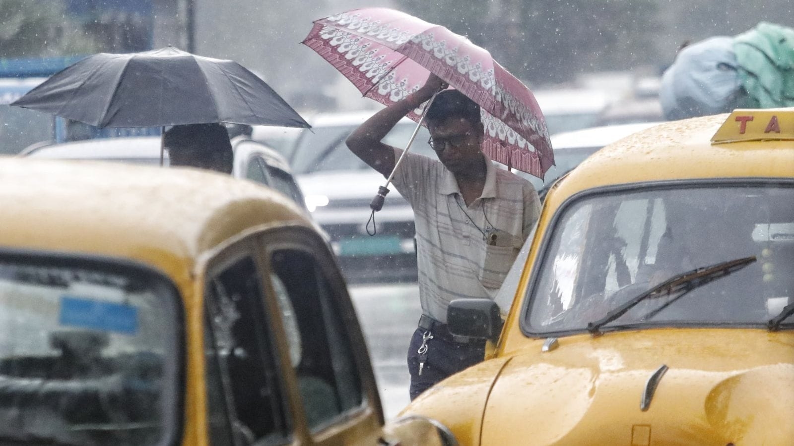 Multiple West Bengal districts under orange alert for thunderstorms on July 4 and 5: IMD