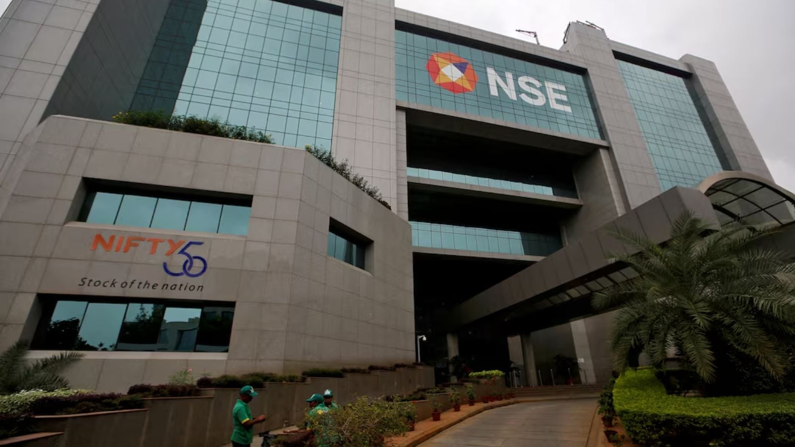 HDB Financial Services stock surges over 4%; market cap crosses Rs 72400 crore