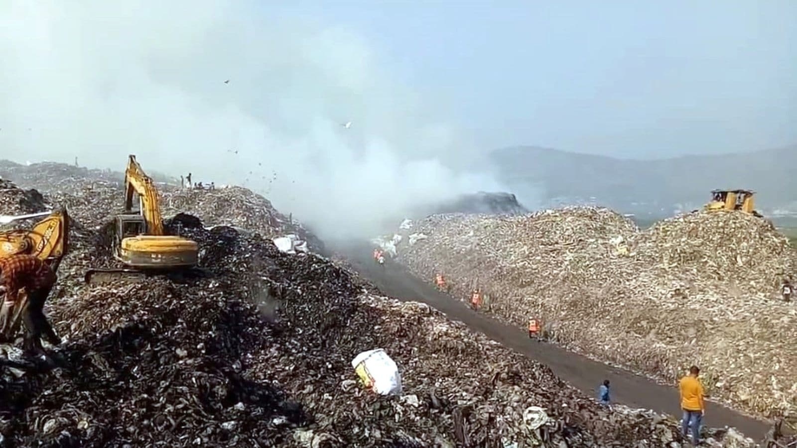 Illegal dumping of solid waste: Pollution board slaps Rs 10 crore fine on Thane Municipal Corporation