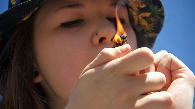 Regular cannabis use can cause a serious vomiting syndrome. Should people be warned?