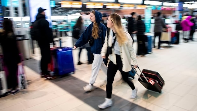 Multiple Canadian airports affected by bomb threats that temporarily ground flights