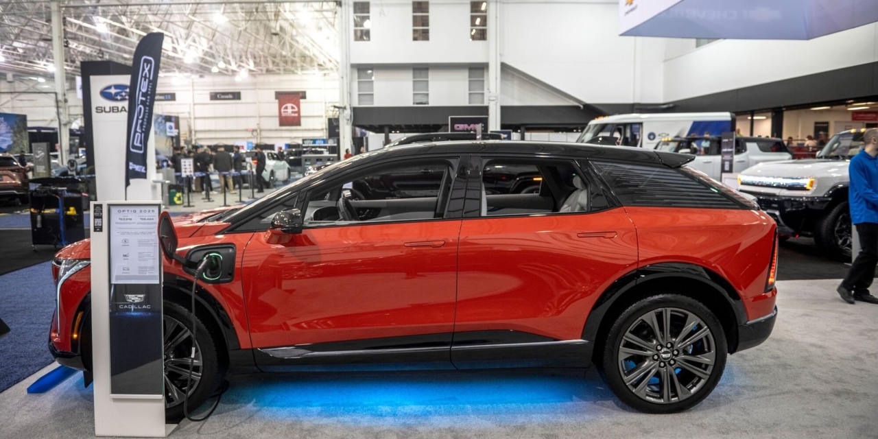 Canada Seeks Help for Automakers on Meeting EV-Sales Mandate