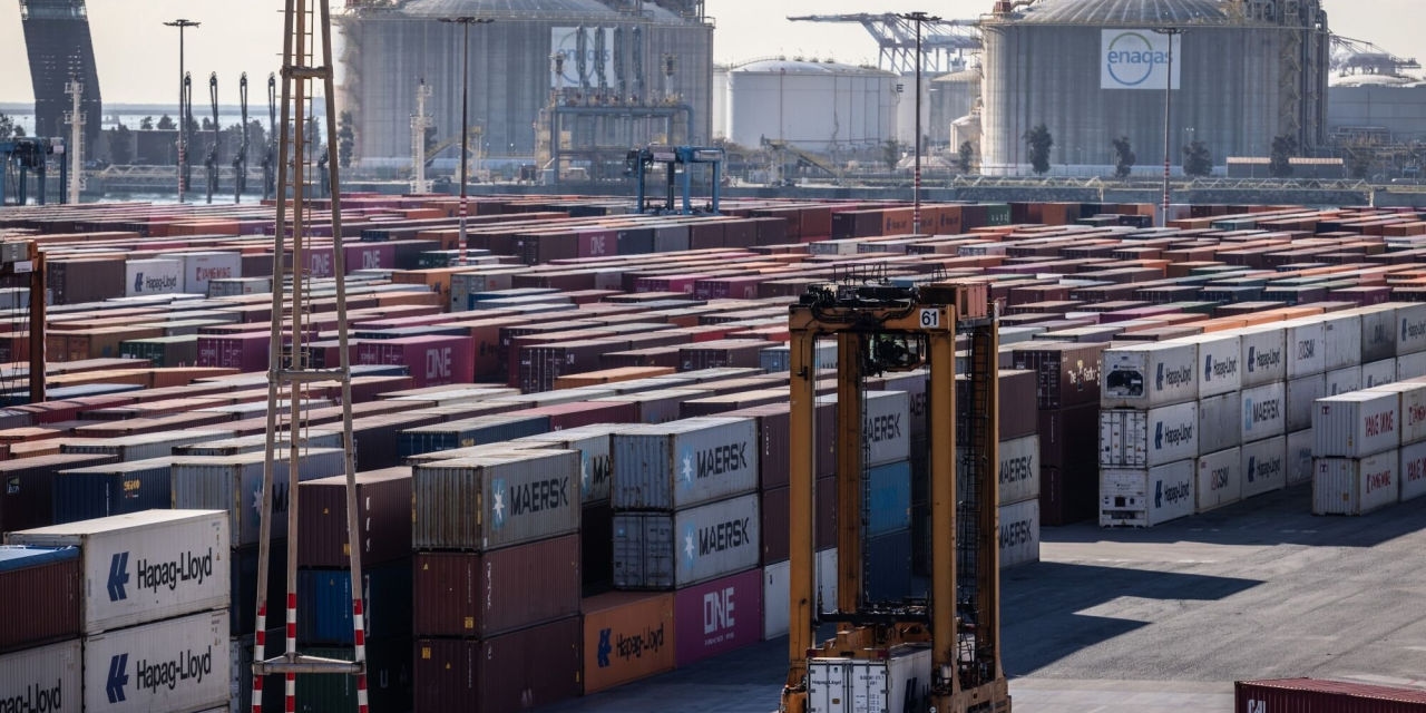 EU Exports to U.S. Surge Ahead of Trump Tariffs