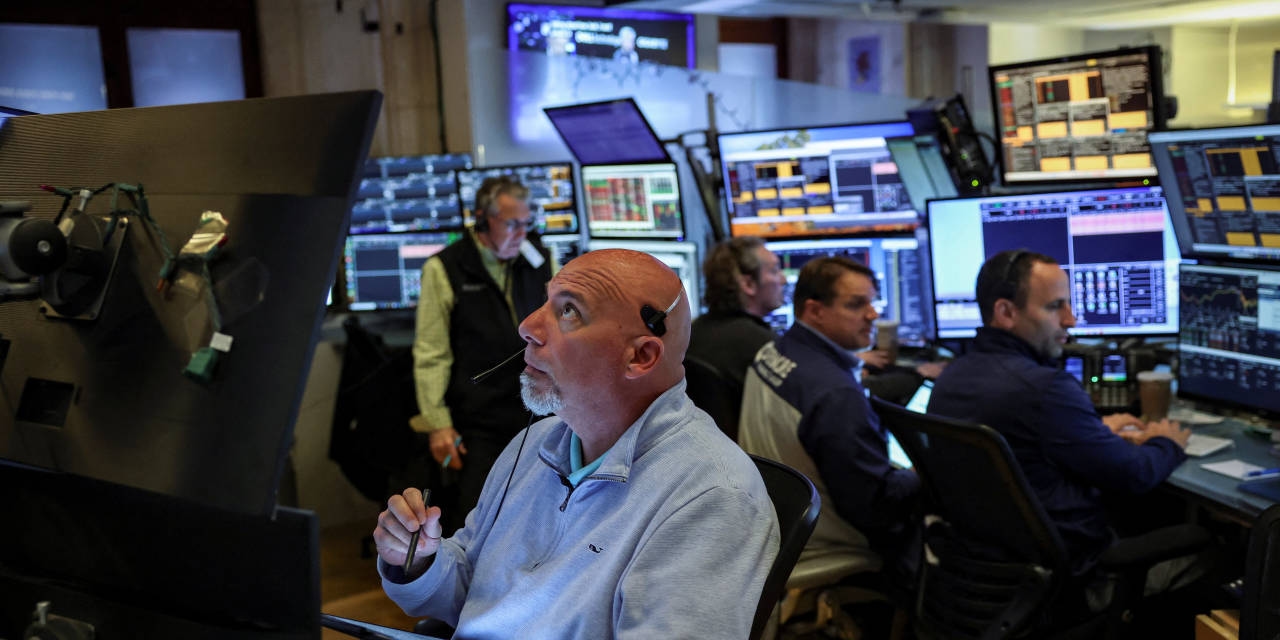 Solid Earnings Season Marred by Investors' New Fears Over Outlook
