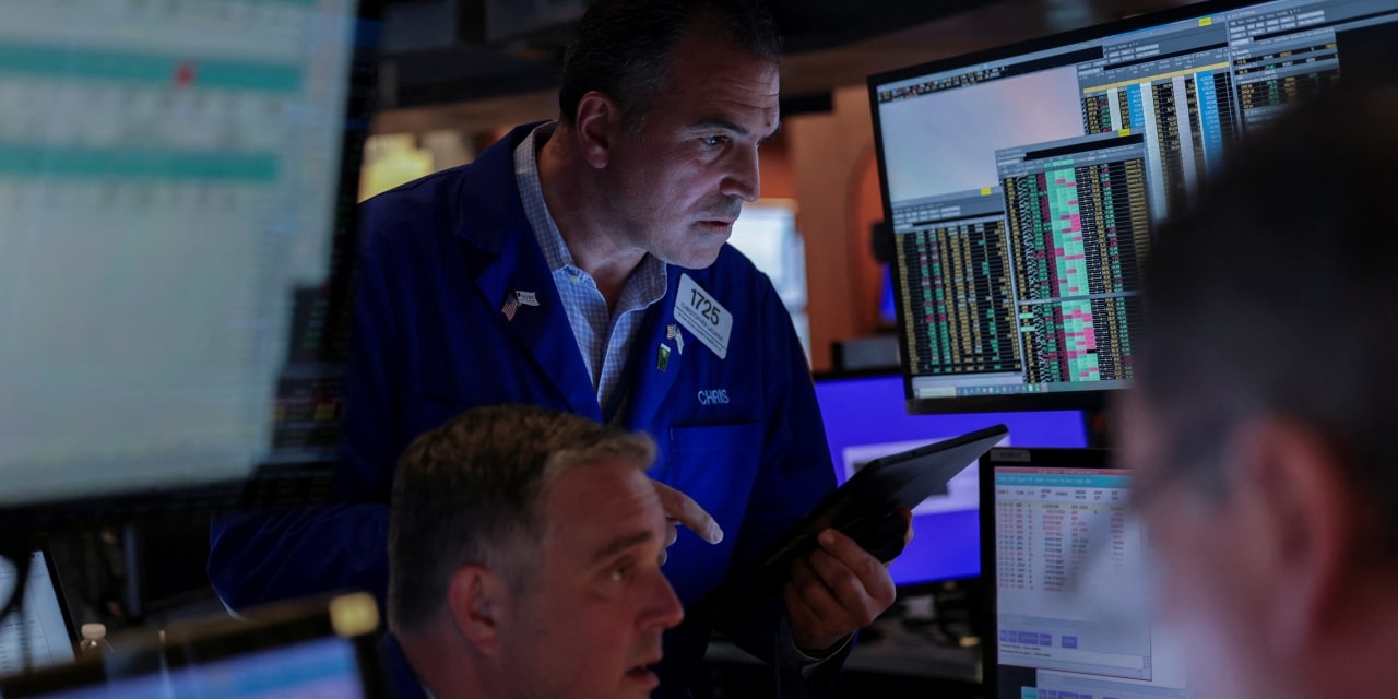 U.S. Futures Rise on Easing Geopolitical Tensions, Rate-Cut Hopes