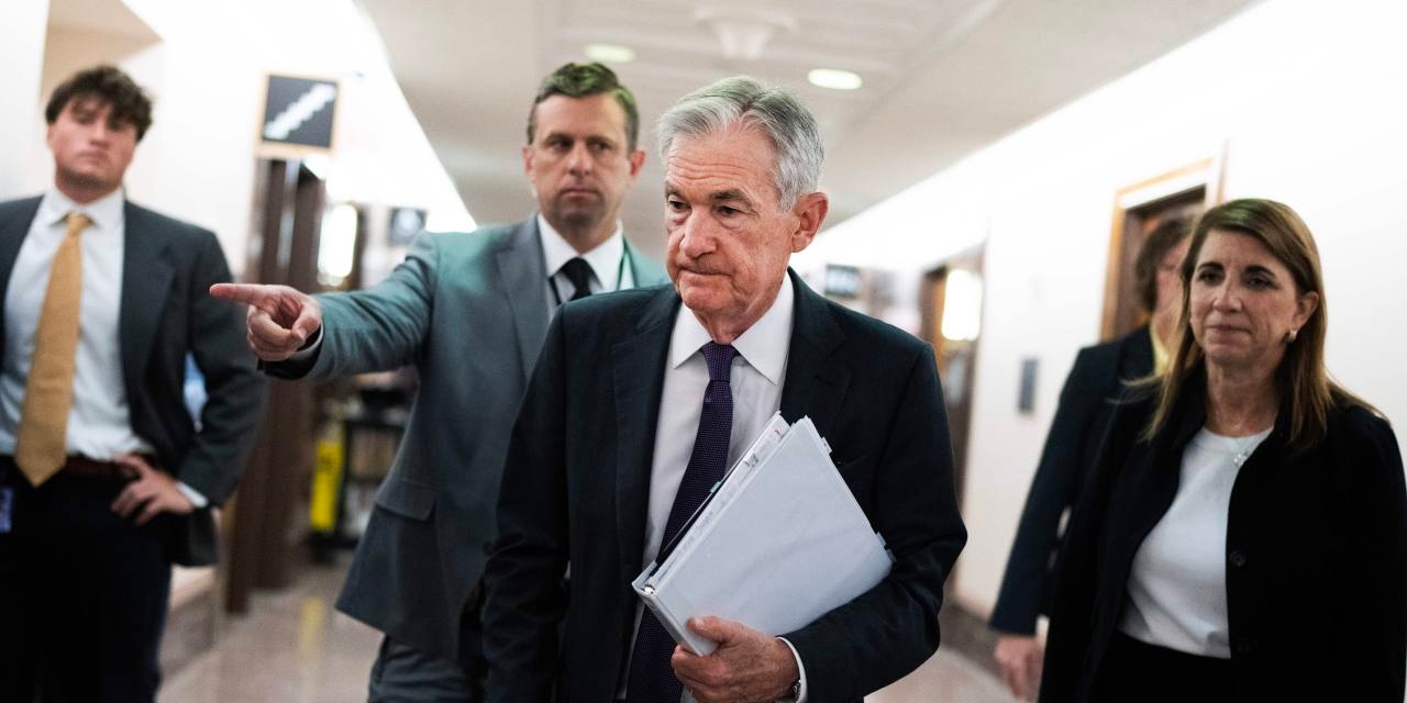A Hazy Inflation Outlook Divides the Fed