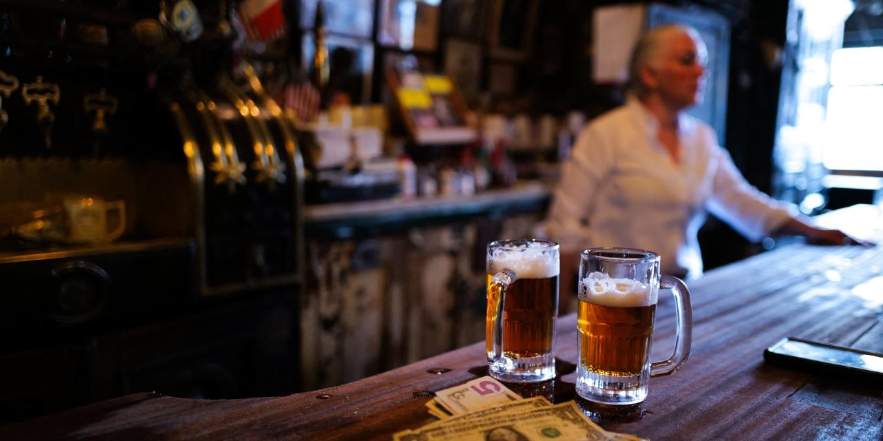 アルコール業界が依存するヘビードリンカー