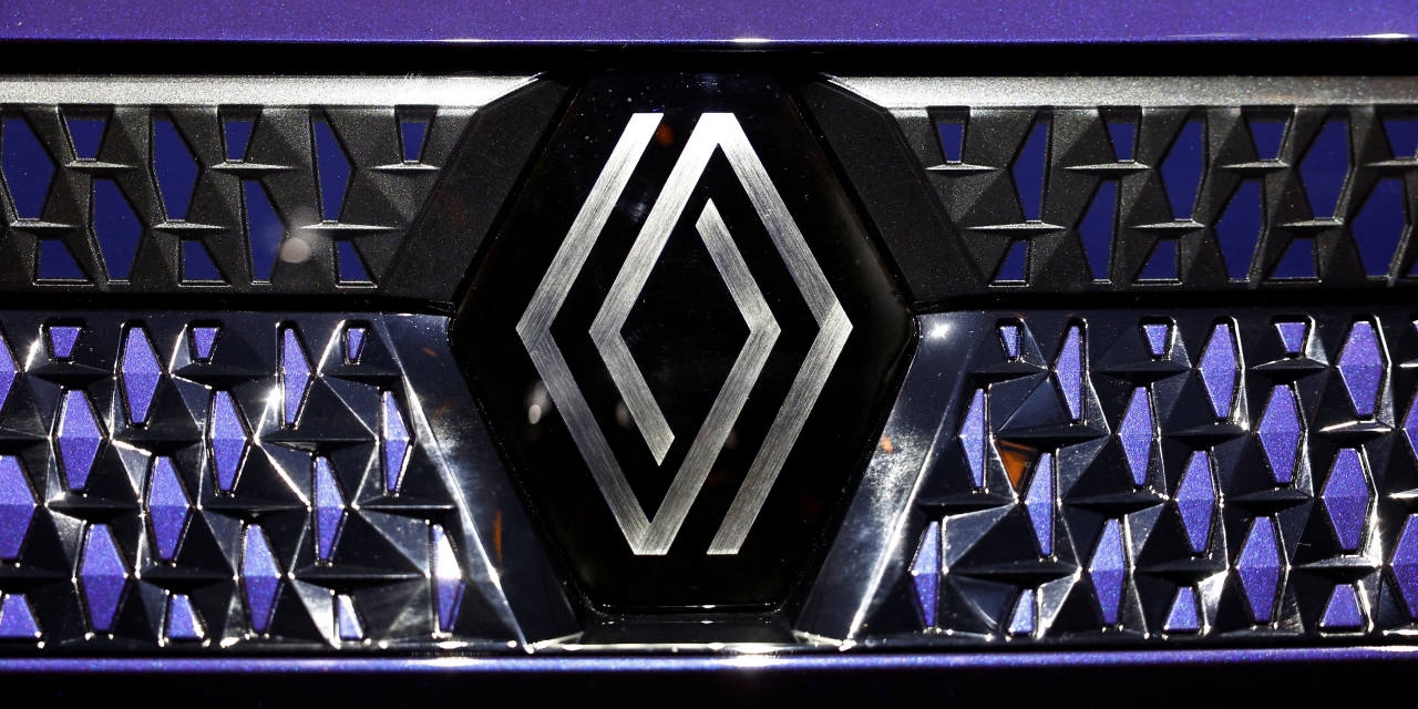 Renault to Book $11 Billion Hit From Changes in Accounting Treatment of Nissan Stake