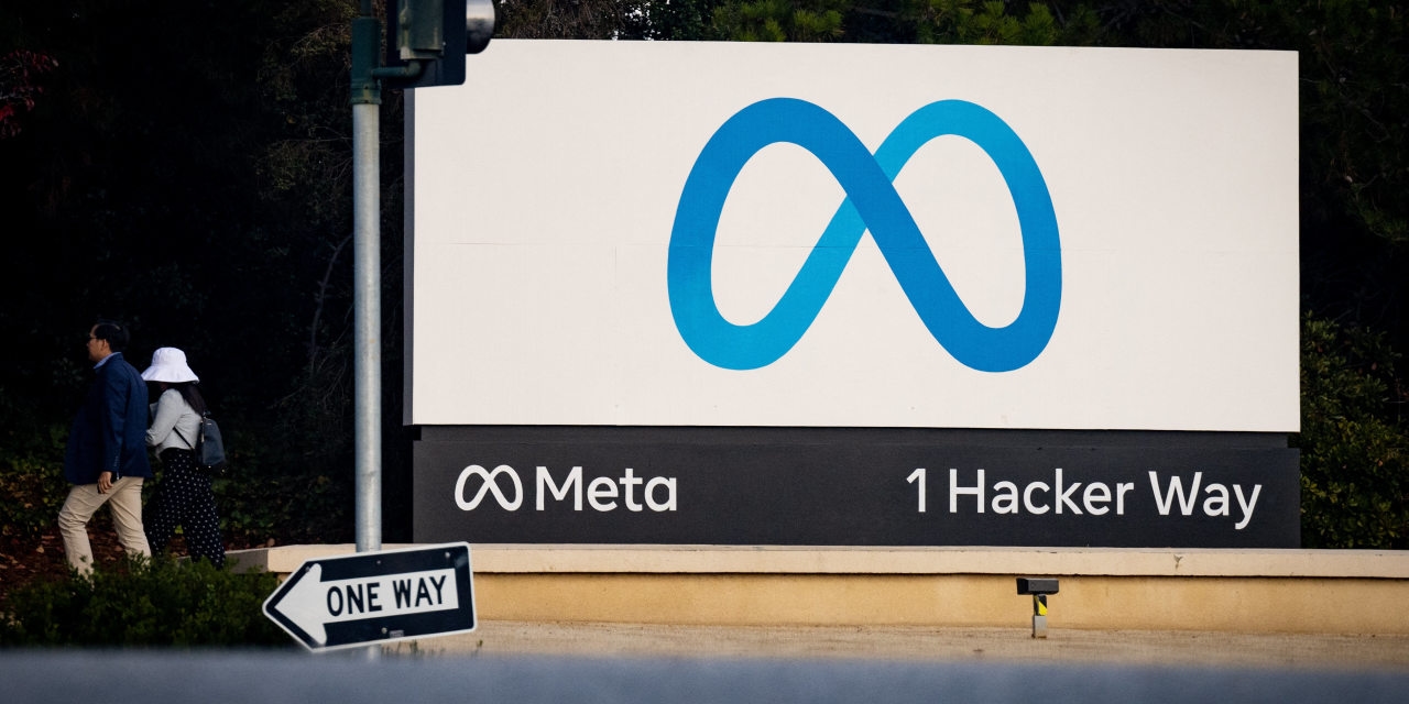 Meta Hires Top Apple AI Expert