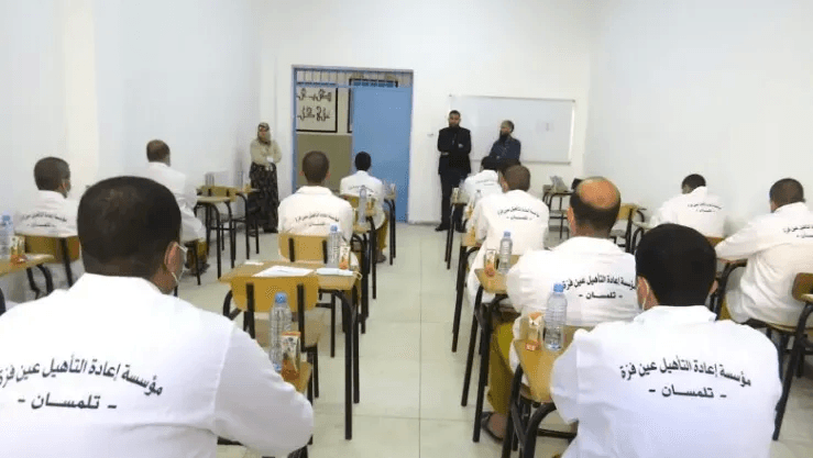 آلاف المساجين يجتازون البكالوريا