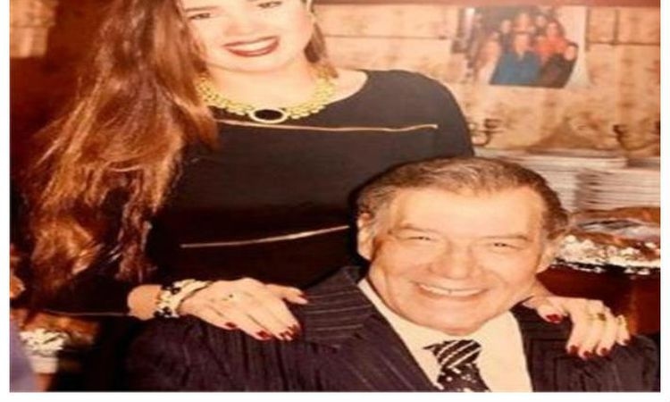 رانيا فريد شوقي في ذكرى رحيل والدها: "27 سنة من غير حضنك.. ولسه بدوّر عليك في كل حاجة"